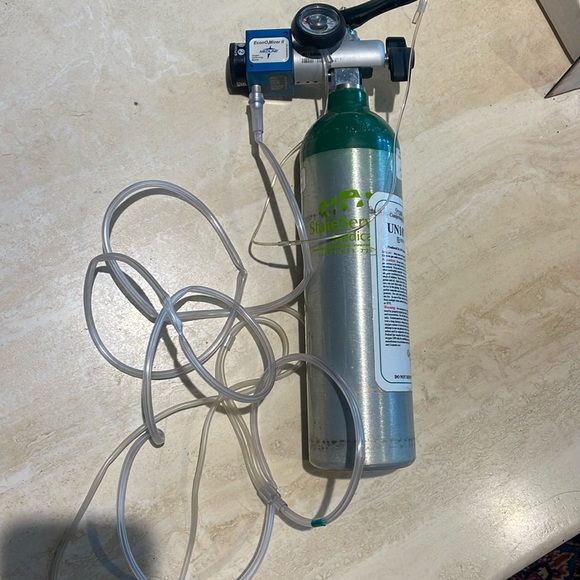 Oxygen Tank - Picture 1 of 4